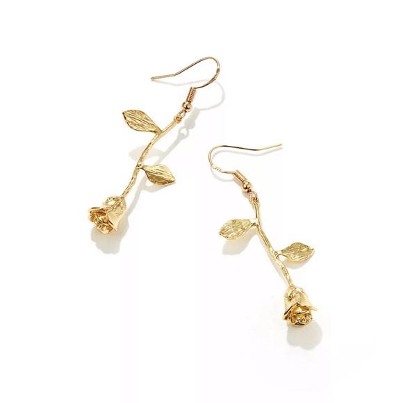 Jewelry - 🆕 Drop Rose Earrings
